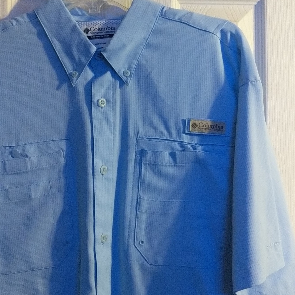 Columbia sportswear company button up